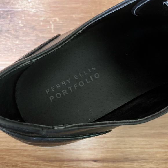 Perry Ellis Portfolio black oxfords, size 11.5 - Picture 2 of 5